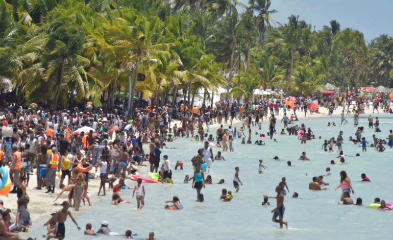 SANTO DOMINGO: Prohíben fiestas masivas en playas durante Semana Santa
