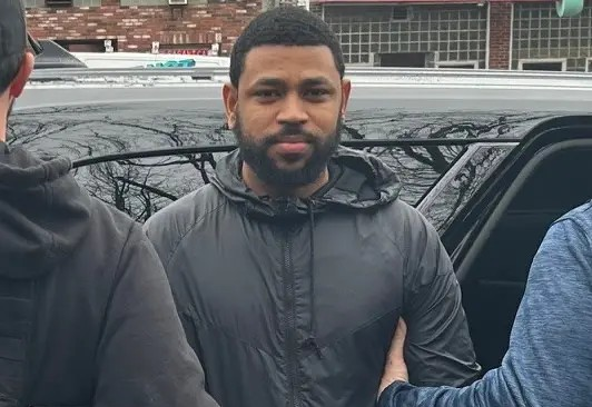 BOSTON: Liberan dominicano acusado robo pese alerta de ICE