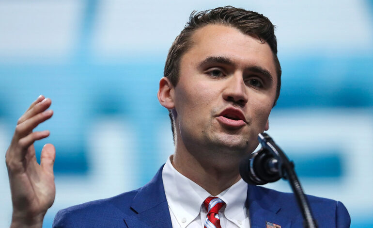 KIEV: Ucranianos celebran en línea asesinato activista Charlie Kirk