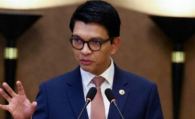 El presidente de Madagascar confirma que huyó a un «lugar seguro» para proteger su vida