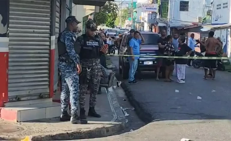 SANTIAGO: Dos muertos y varios heridos en tiroteo en Pueblo Nuevo