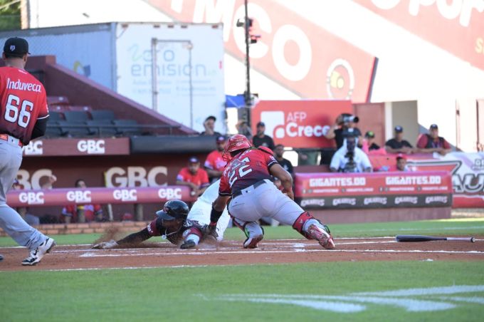 SAN FRANCISCO DE MACORÍS: Gigantes y Leones dividen honores en SFM; Aguilas ganan