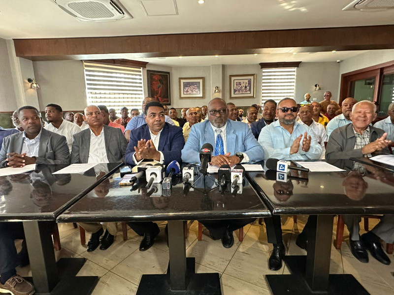 SANTO DOMINGO: Transportistas aseguran pasajes mantendrán estabilidad de precios pese al alza de combustibles