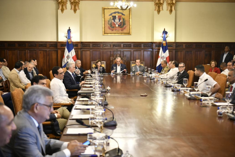 SANTO DOMINGO: El «tijerazo” de austeridad del Gobierno le quita el 50% del financiamiento a los partidos