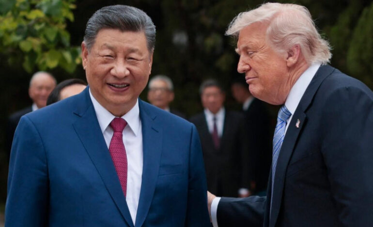 PEKIN: Trump se olvida de la guerra comercial para hacer negocios con su «amigo» Xi en China