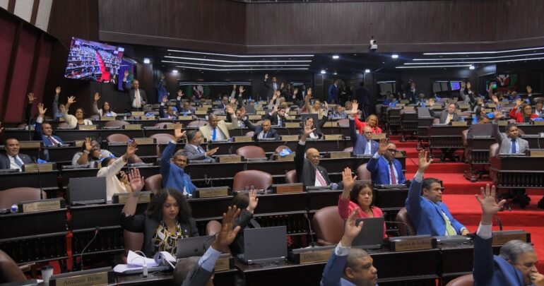 SANTO DOMINGO: Diputados aprueban en primera lectura el Código de Trabajo de RD