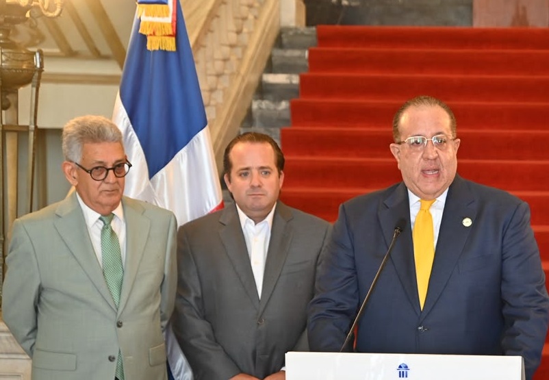 SANTO DOMINGO: Gobierno afirma economía RD crece 4.5 % pese crisis mundial